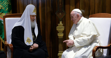 Papa Francisco e Patriarca russo Kirill se reúnem