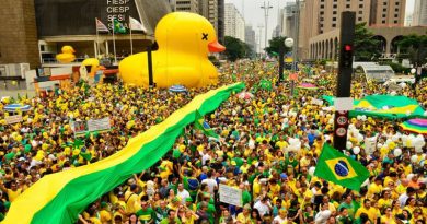 Grupos pró-impeachment atos Senado Dilma