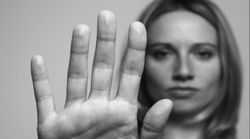 TRF1 concede remoção servidora estágio probatório após sofrer violência doméstica