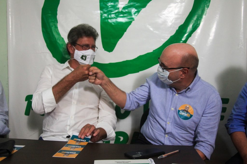 Rogério Menezes (esquerda) declara que o PV é Dário 10 (direita) no segundo turno.  Foto Divulgação